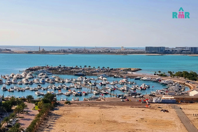 Sea and Marina Views / Closed Kitchen / Modern Finishing – Slide 1