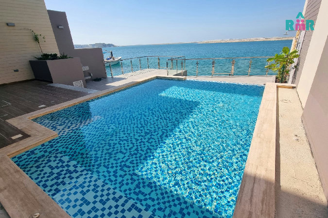 Oceanfront Living/Modern Developed Facilities – Slide 3