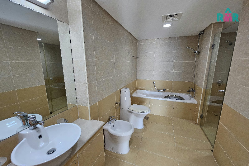 Dream Beachfront Home With a Stunning View, Terraced – Slide 8