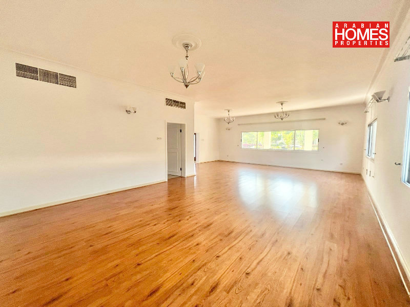 WELL MAINTAINED 3 BEDROOM VILLA WITH PRIVATE GARDEN – Slide 7