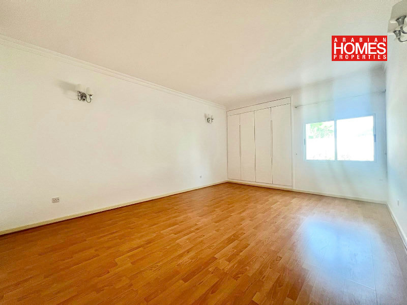 WELL MAINTAINED 3 BEDROOM VILLA WITH PRIVATE GARDEN – Slide 5