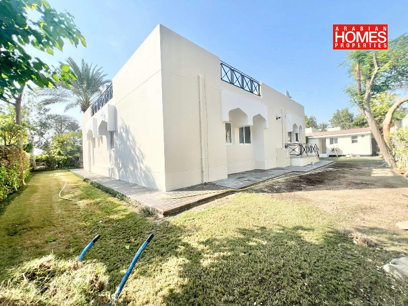 WELL MAINTAINED 3 BEDROOM VILLA WITH PRIVATE GARDEN – Slide 4