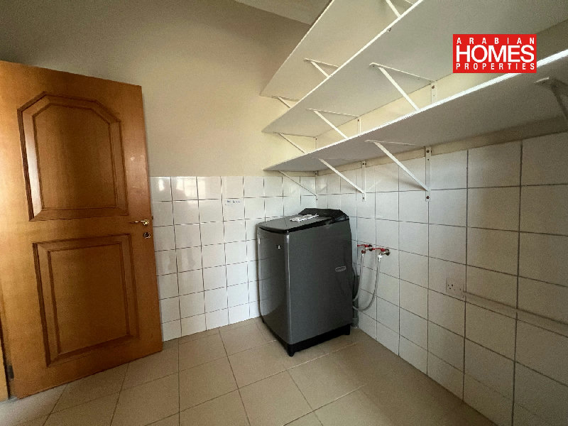 4 BEDROOM VILLA WITH PRIVATE GARDEN – Slide 10