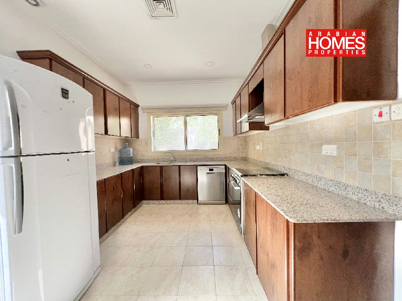 3 BEBROOM VILLA WITH PRIVATE GARDEN – Slide 8