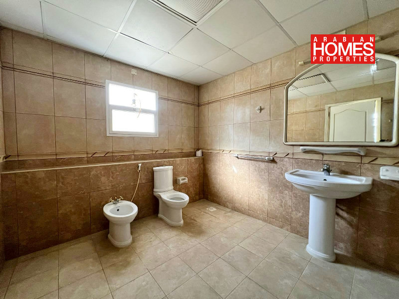 4 BEDROOM VILLA WITH PRIVATE GARDEN – Slide 12