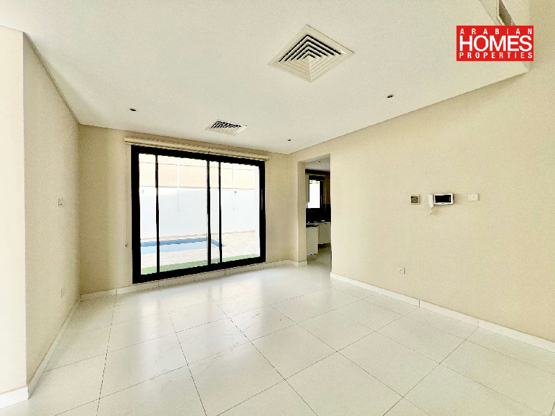 MODERN 4 BEDROOM VILLA WITH PRIVATE POOL – Slide 7