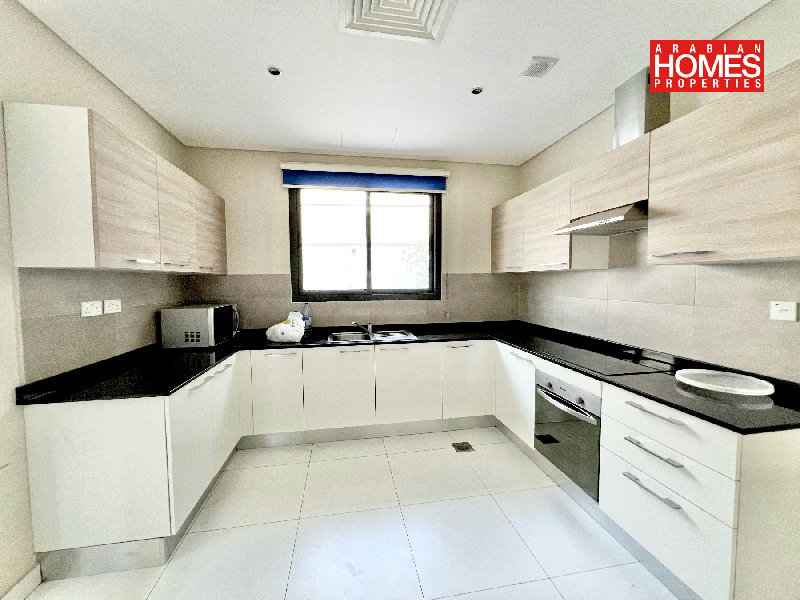 MODERN 4 BEDROOM VILLA WITH PRIVATE POOL – Slide 8