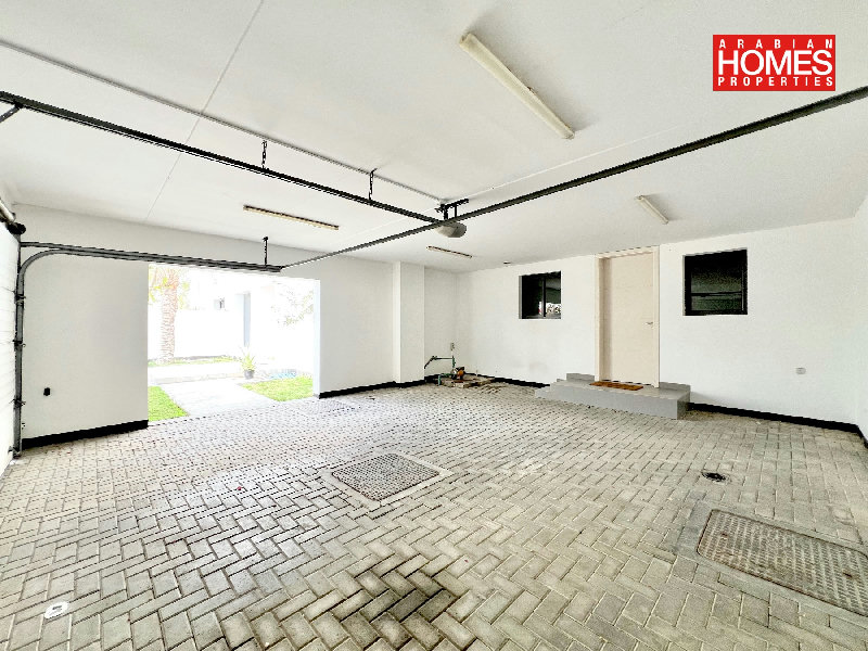 MODERN 4 BEDROOM VILLA WITH PRIVATE POOL – Slide 12