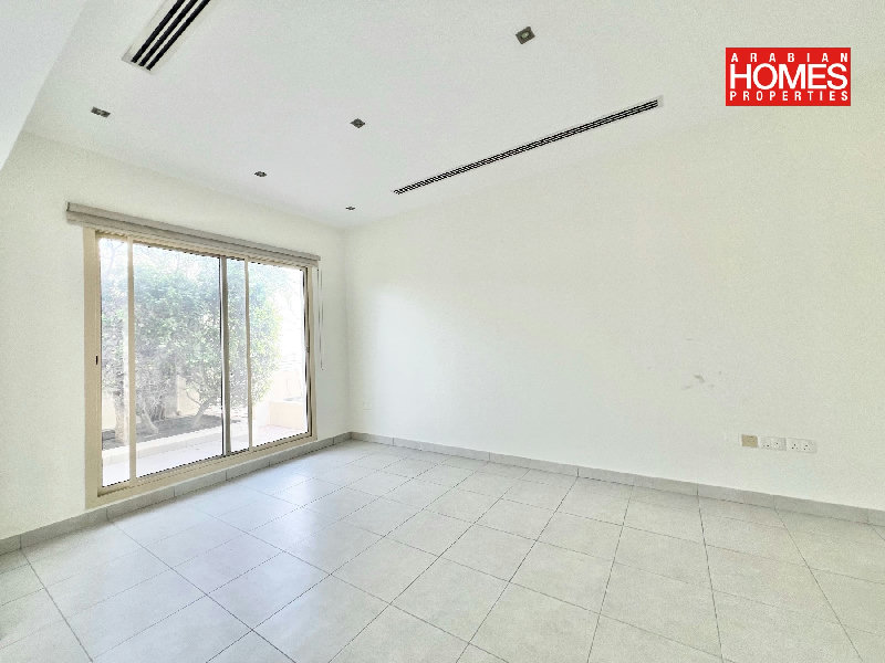 MODERN 4 BEDROOM VILLA WITH PRIVATE POOL AND GARDEN – Slide 8