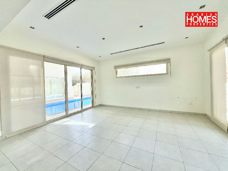 MODERN 4 BEDROOM VILLA WITH PRIVATE POOL AND GARDEN – Slide 6