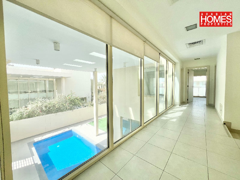 MODERN 4 BEDROOM VILLA WITH PRIVATE POOL AND GARDEN – Slide 3