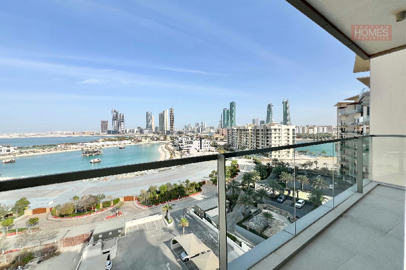 STUNNING 2 BR APARTMENT WITH BALCONY β Slide 1