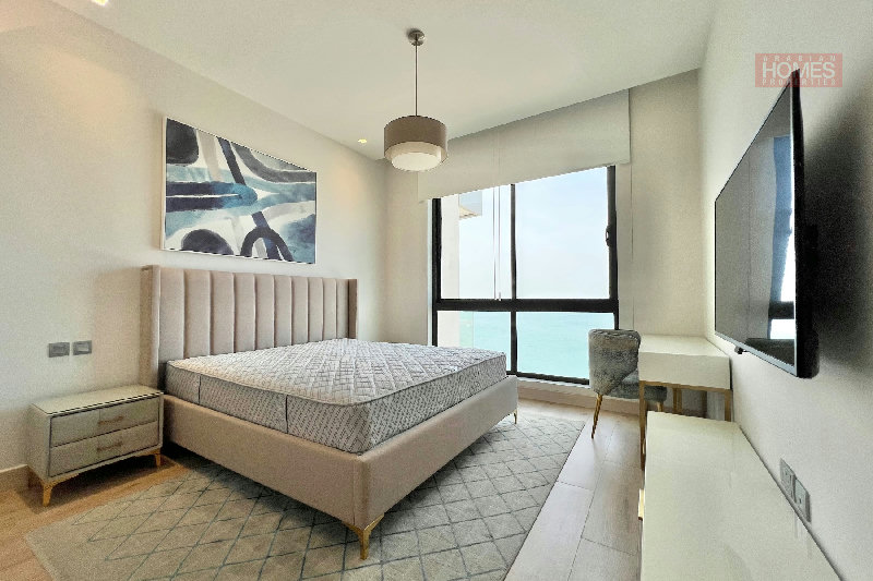 STUNNING 2 BR APARTMENT WITH BALCONY – Slide 5