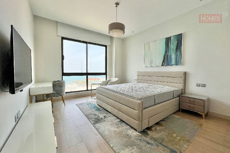 STUNNING 2 BR APARTMENT WITH BALCONY – Slide 6