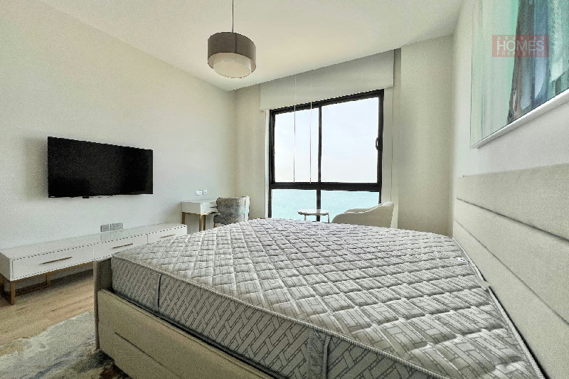 STUNNING 2 BR APARTMENT WITH BALCONY – Slide 7