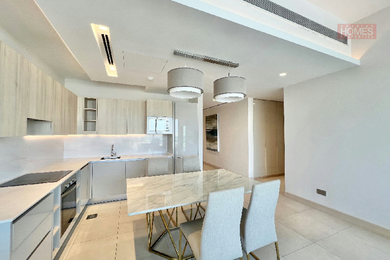 STUNNING 2 BR APARTMENT WITH BALCONY – Slide 9