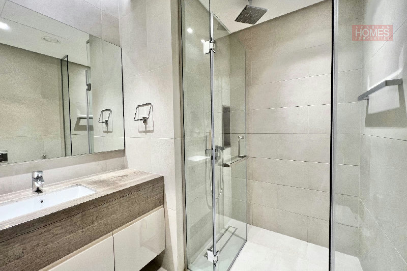 STUNNING 2 BR APARTMENT WITH BALCONY – Slide 8