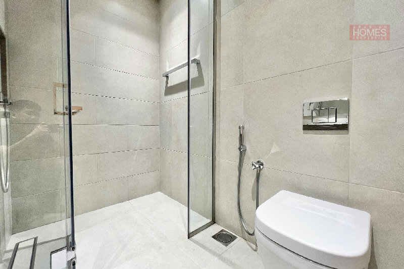 STUNNING 2 BR APARTMENT WITH BALCONY – Slide 11