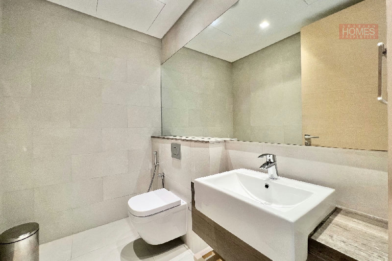 STUNNING 2 BR APARTMENT WITH BALCONY – Slide 12