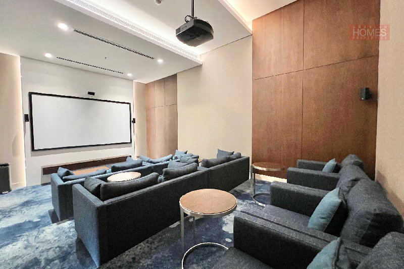 STUNNING 2 BR APARTMENT WITH BALCONY – Slide 14