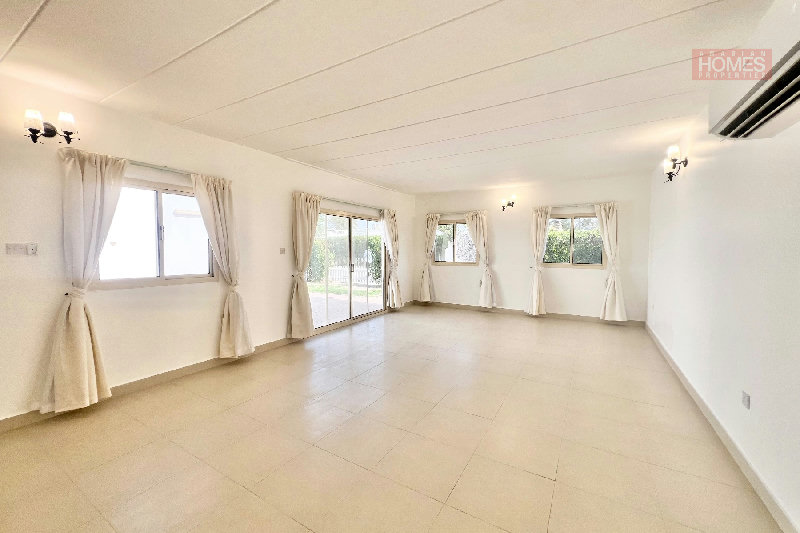 SINGLE STOREY 3 BR VILLA WITH PRIVATE GARDEN – Slide 4