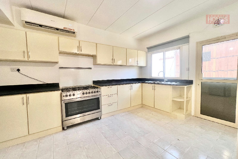 SINGLE STOREY 3 BR VILLA WITH PRIVATE GARDEN – Slide 9