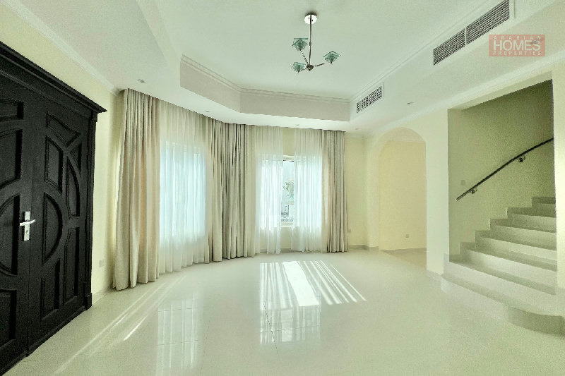 FULLY RENOVATED 3 BEDROOM VILLA – Slide 2