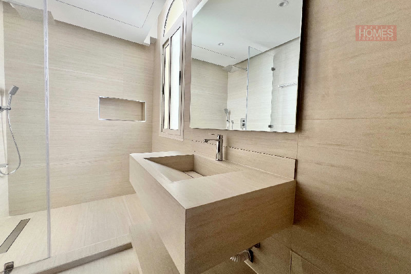 FULLY RENOVATED 3 BEDROOM VILLA – Slide 11