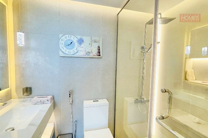 BREATHTAKING VIEWS IN A 2BR APARTMENT NAVY APPROVED – Slide 10