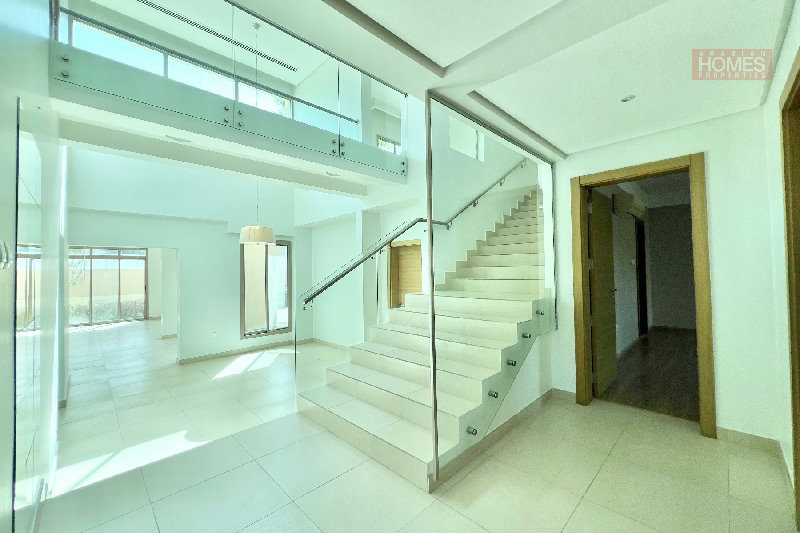 ELEGANT 4 BEDROOM VILLA WITH PRIVATE POOL – Slide 11