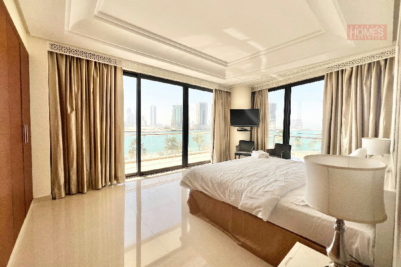 STUNNING 2 BEDROOM APARTMENT WITH SEA VIEW – Slide 4