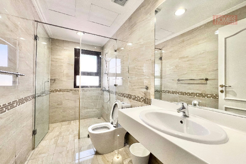 MODERN AND BRIGHT 3 BEDROOM APARTMENT – Slide 10