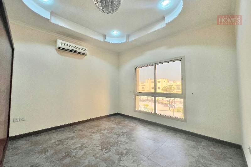 4 BEDROOM VILLA WITH PRIVATE GARDEN – Slide 4