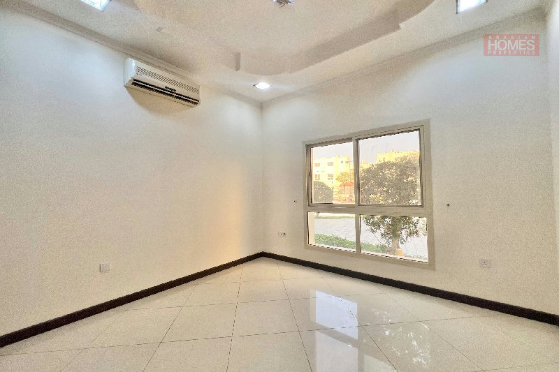 4 BEDROOM VILLA WITH PRIVATE GARDEN – Slide 7