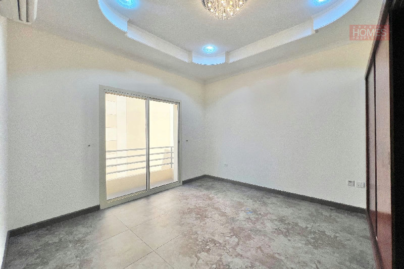 4 BEDROOM VILLA WITH PRIVATE GARDEN – Slide 5