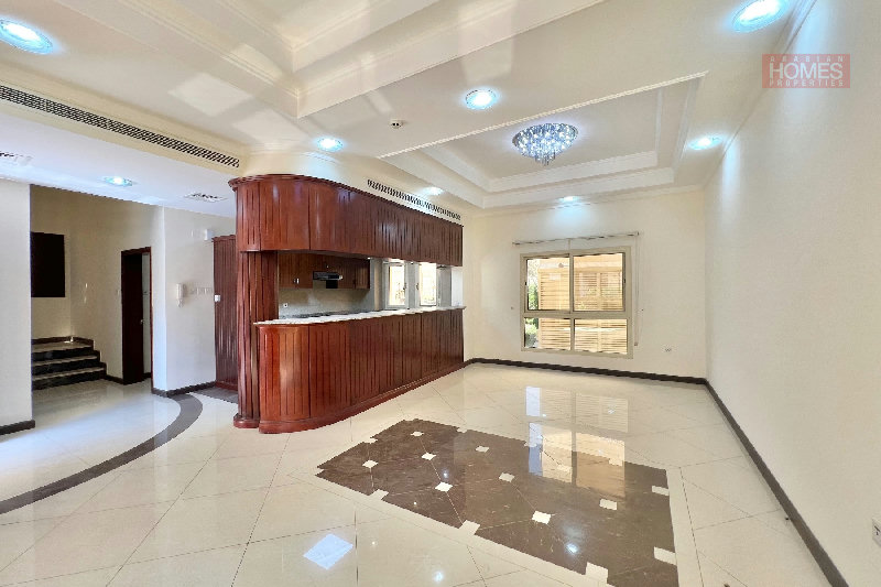 4 BEDROOM VILLA WITH PRIVATE GARDEN – Slide 3