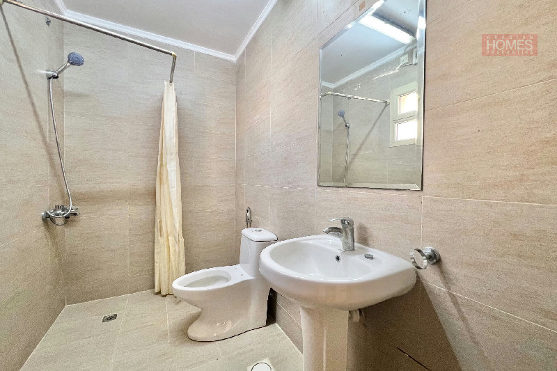 4 BEDROOM VILLA WITH PRIVATE GARDEN – Slide 10