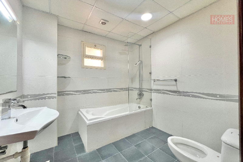 4 BEDROOM VILLA WITH PRIVATE GARDEN – Slide 12