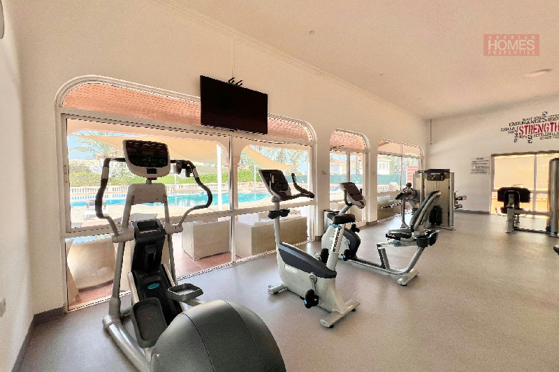 FULLY RENOVATED 3 BEDROOM VILLA WITH PRIVATE GARDEN – Slide 13