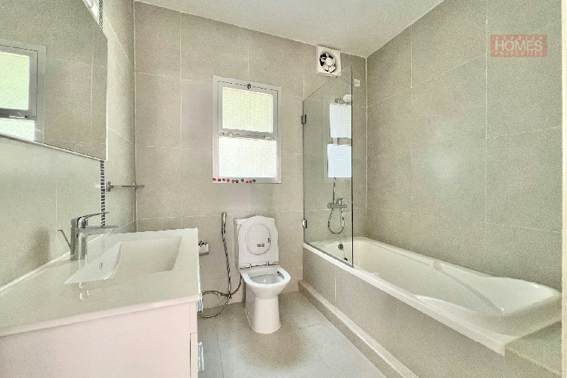 FULLY RENOVATED 3 BEDROOM VILLA WITH PRIVATE GARDEN – Slide 9