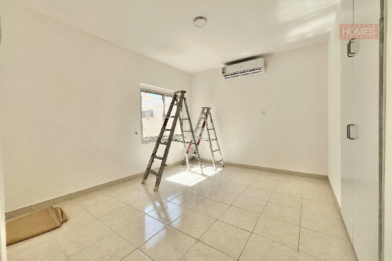 FULLY RENOVATED 3 BEDROOM VILLA WITH PRIVATE GARDEN – Slide 8