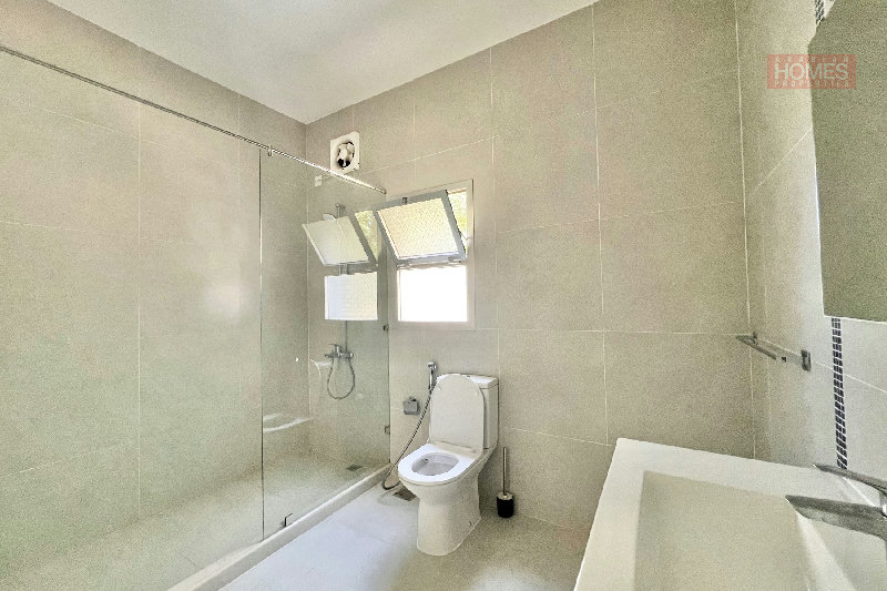 FULLY RENOVATED 3 BEDROOM VILLA WITH PRIVATE GARDEN – Slide 11