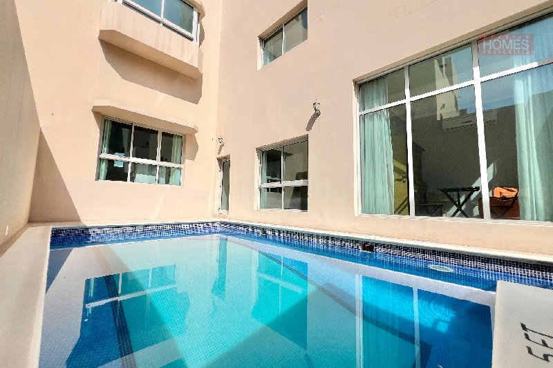 NAVY APPROVED 3 BEDROOM VILLA WITH PRIVATE POOL – Slide 1