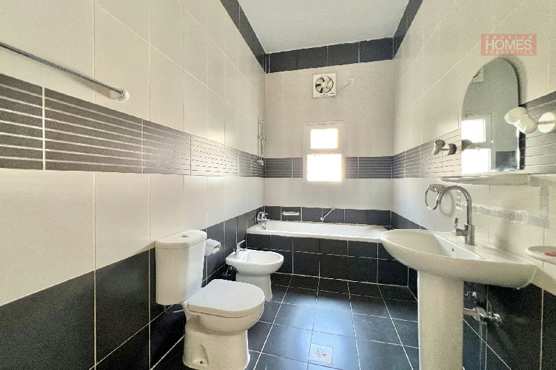 FAMILY FRIENDLY 4 BEDROOM VILLA WITH PRIVATE GARDEN – Slide 15