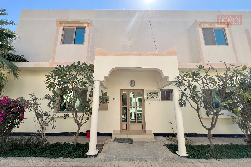 FAMILY FRIENDLY 3 BEDROOM VILLA WITH SMALL GARDEN – Slide 1