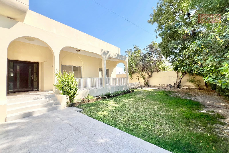 SINGLE STOREY 3 BEDROOM VILLA WITH PRIVATE GARDEN – Slide 1