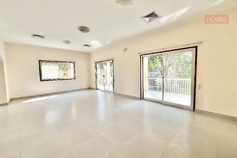 SINGLE STOREY 3 BEDROOM VILLA WITH PRIVATE GARDEN – Slide 6