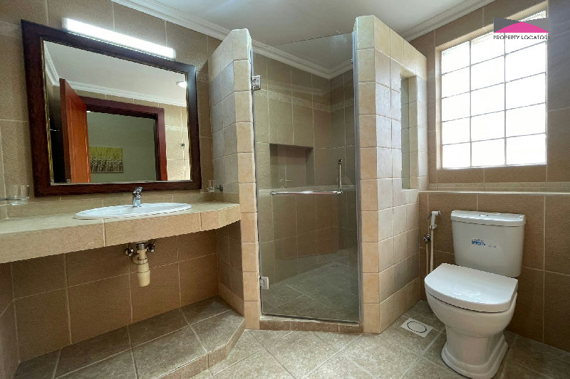 Well-Appointed 3-Bedroom Family Apartment in Saar β Slide 10