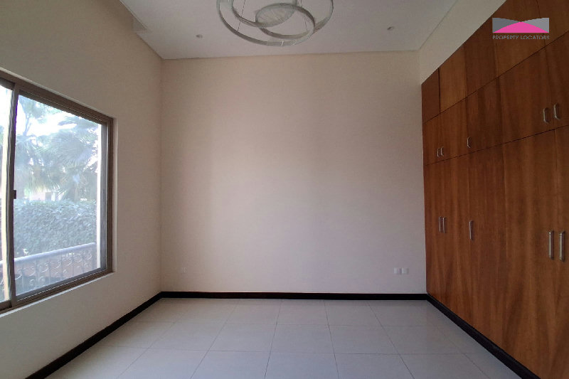 Beautifully Presented 4-Bedroom Villa with Private Patio in Hamala β Slide 20