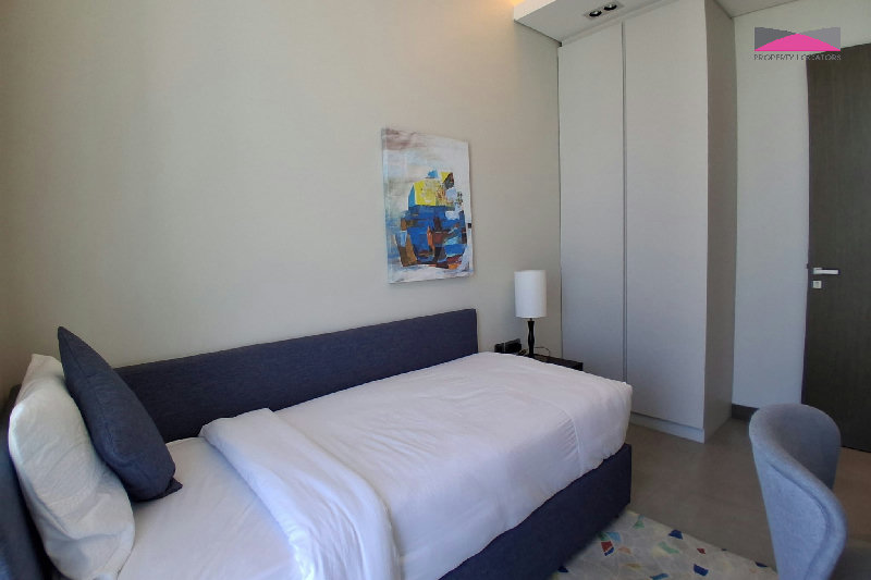 Stylish Seef Sanctuary | Elegant 1.5-Bedroom Living with City and Sea Views β Slide 6